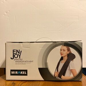 Shiatsu massager with heat. 3 speed settings. Deep kneading